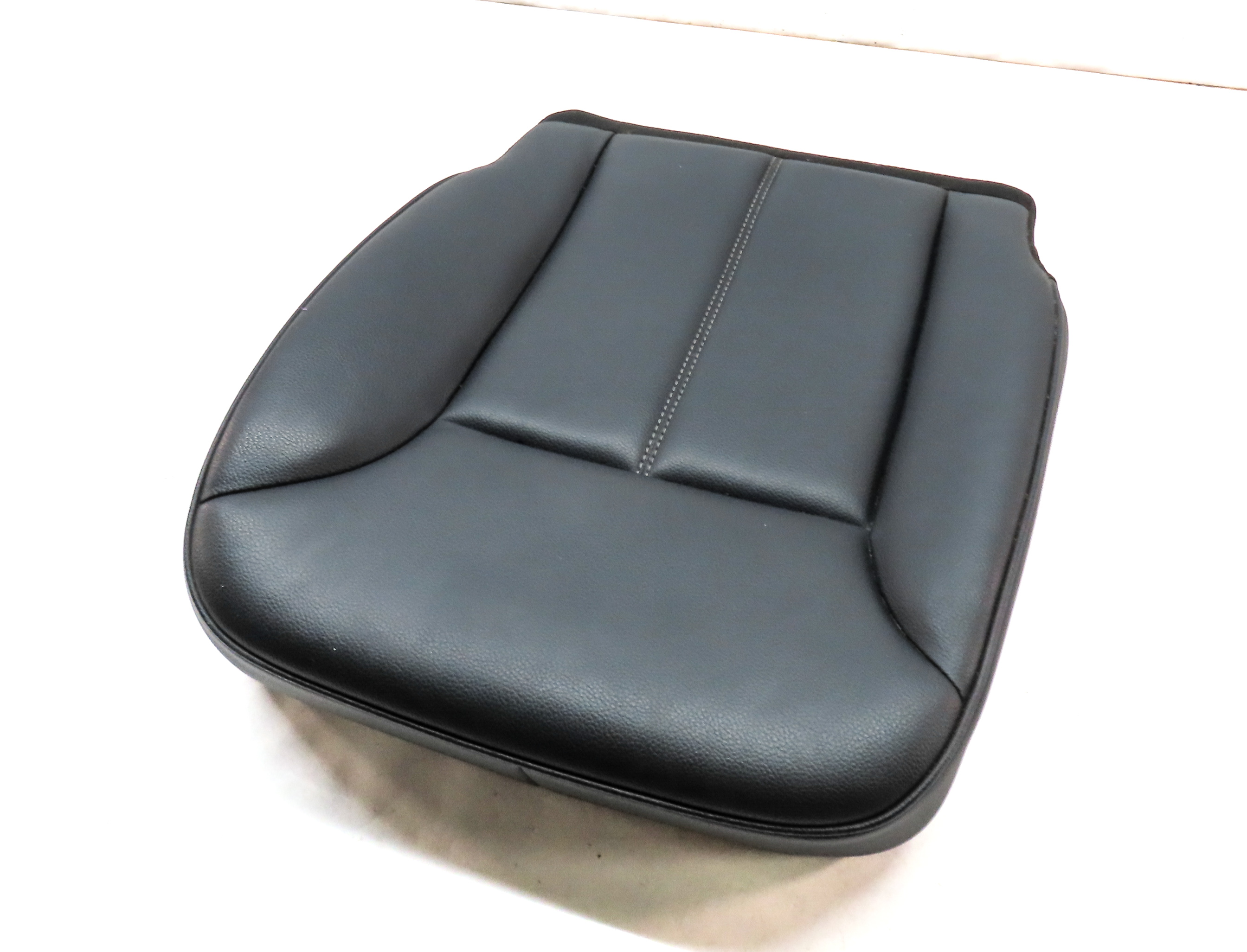 11 MERCEDES GL450 (X164) FRONT RIGHT PASSENGER LOWER HEATED SEAT CUSHION (BLACK) — exact item pictured